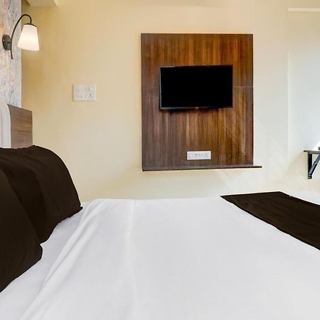 Super Collection O Veerbhadra Nagar Baner Hotel Méribel Village Екстериор снимка