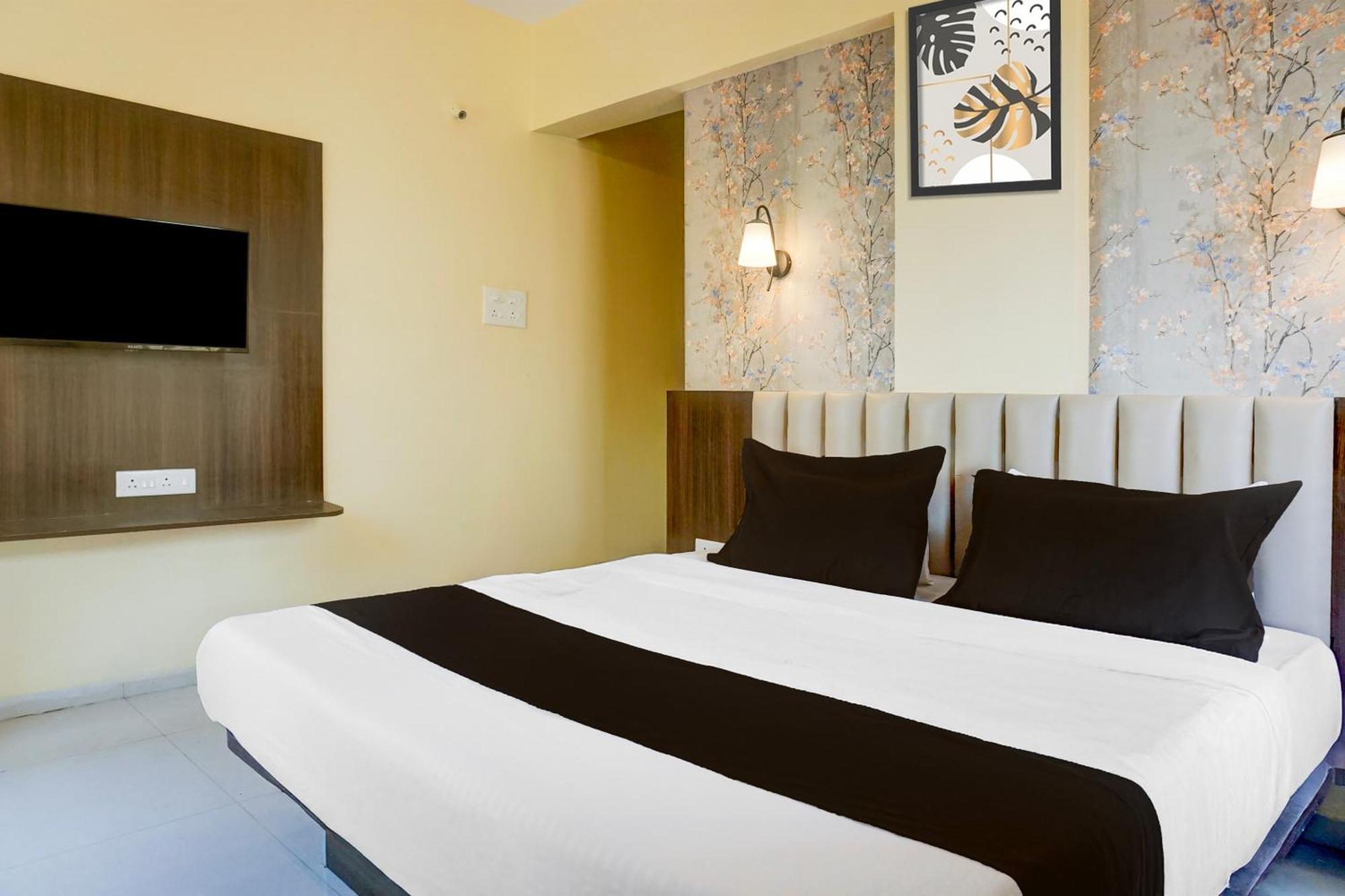 Super Collection O Veerbhadra Nagar Baner Hotel Méribel Village Екстериор снимка